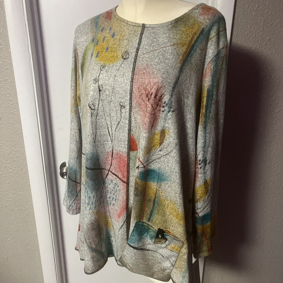 NWT Jess And Jane Women’s Blouse Grey Floral Print Heathered Fab… - Picture 2 of 16